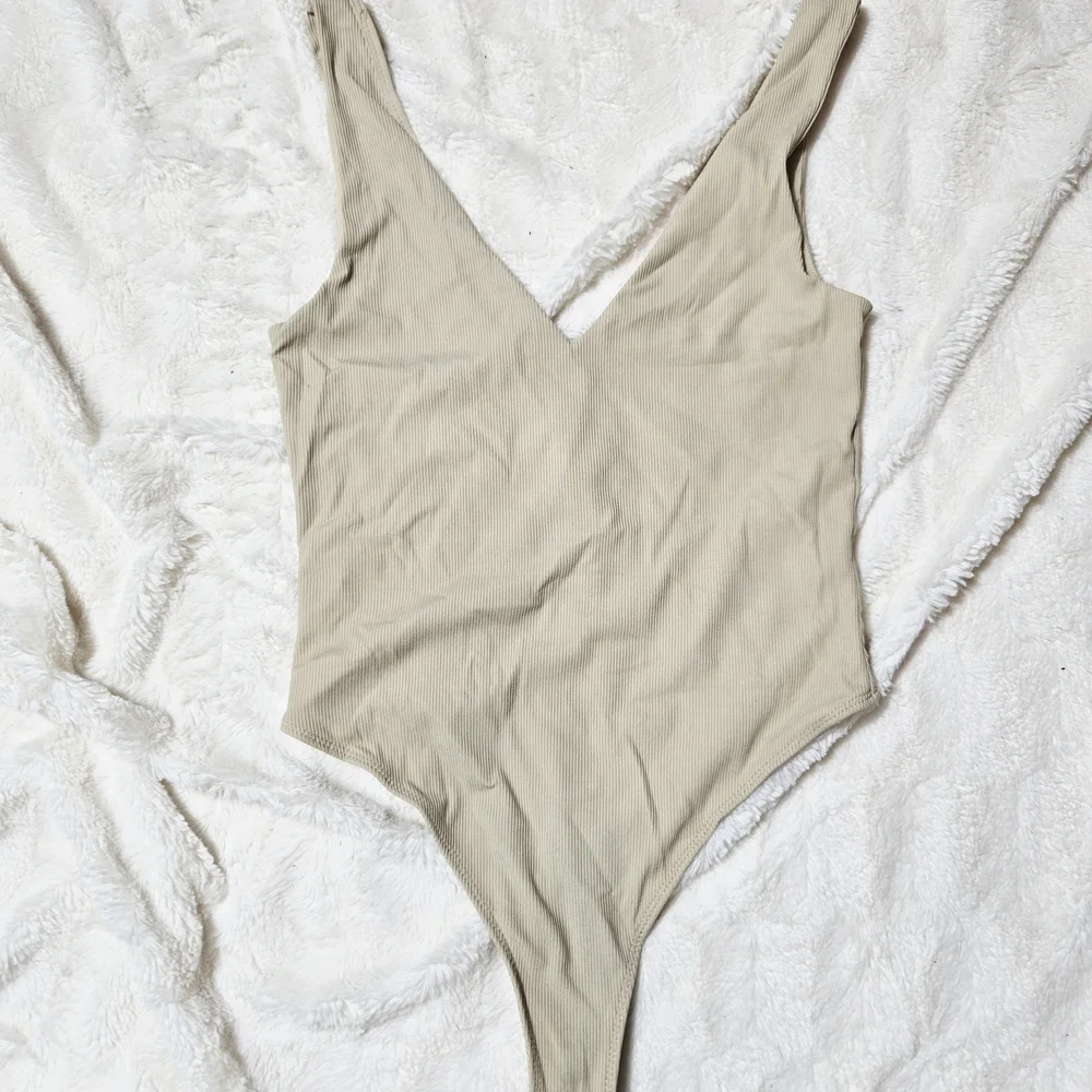 House of Harlow 1960 | Bodysuit - Picture 2 of 5